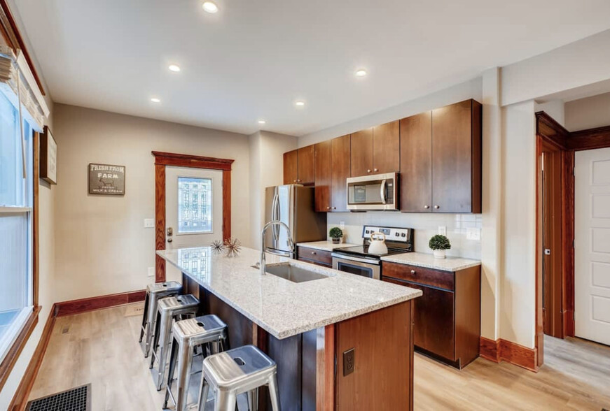 Kitchen - 2409 Indianola Ave