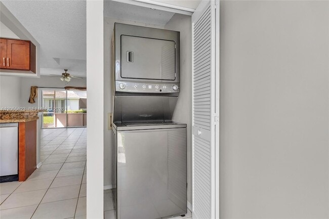 Building Photo - 16640 Hemingway Dr