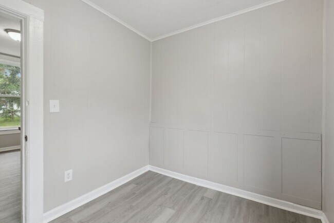 Building Photo - 336 Colburn St