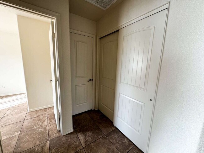 Building Photo - "Cozy 3-Bedroom, 2-Bathroom Home in San Luis!"