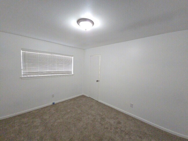 Building Photo - 3810 R V Mayfield Dr