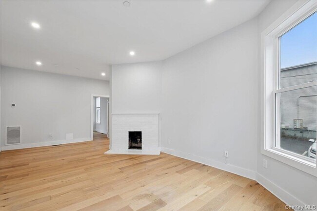 Building Photo - 56 Wildey St