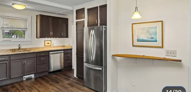 Building Photo - 257 Elm St