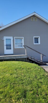 Building Photo - 531 Stracks Dam Rd