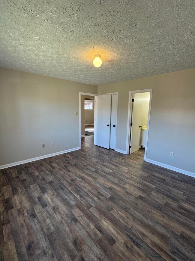 Building Photo - 1470 Vintage Cir