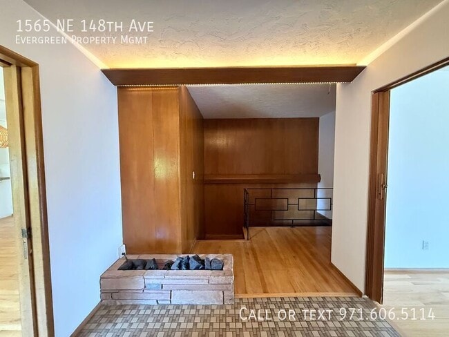 Building Photo - 1565 NE 148th Ave