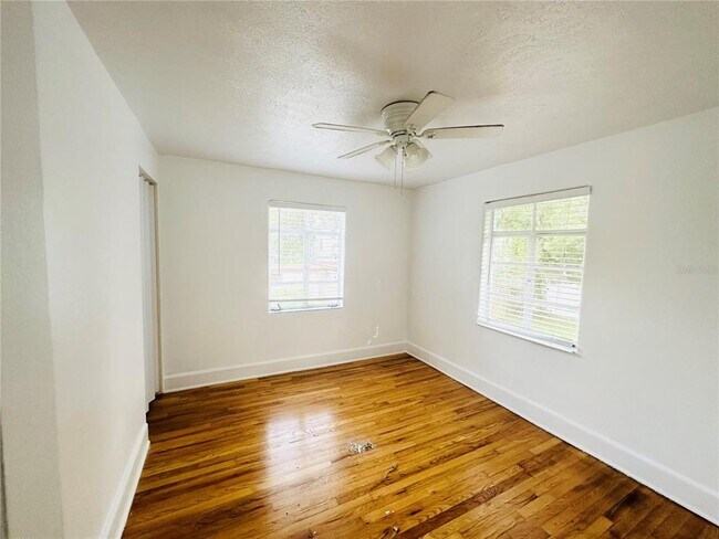 Building Photo - 1016 Atkins Pl