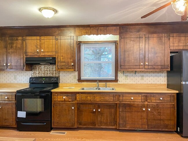 Building Photo - 238 Bull Run Dr