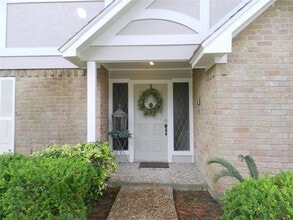 Building Photo - 9403 Oxted Ln