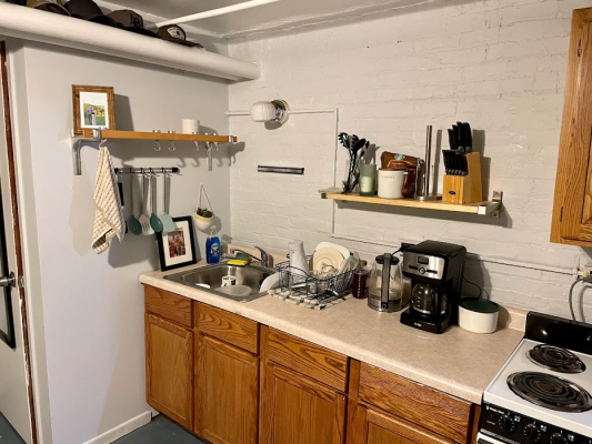 studio kitchen area - 4 N 17th Ave E