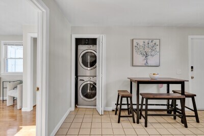 Building Photo - 74 Dunboy St