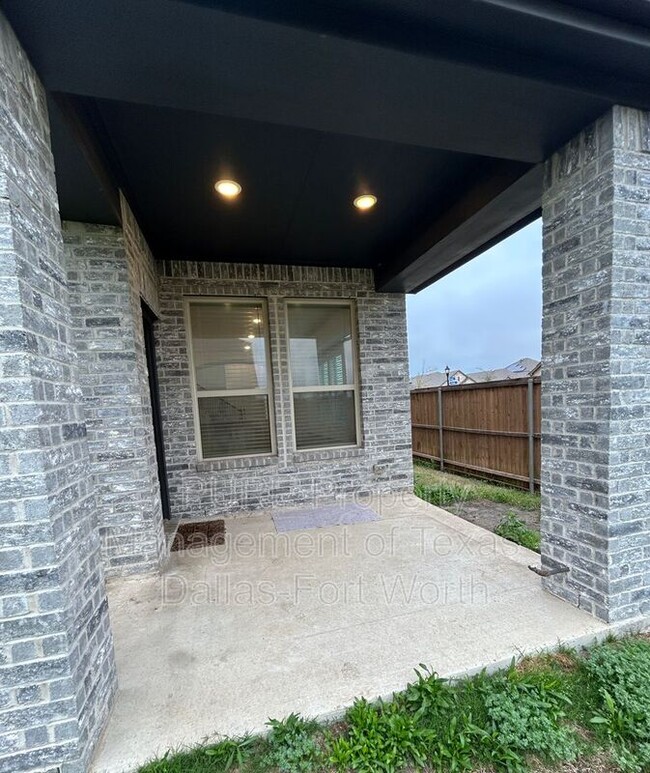 Building Photo - 3918 Rochelle Ln