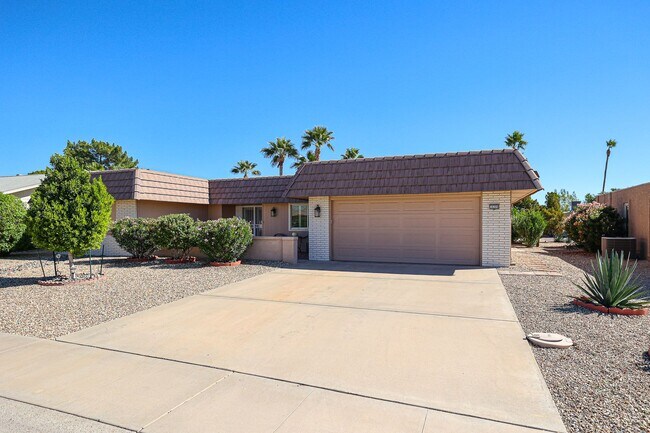 Building Photo - 16209 N Desert Holly Dr