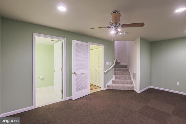 Building Photo - 9300 Summit View Way