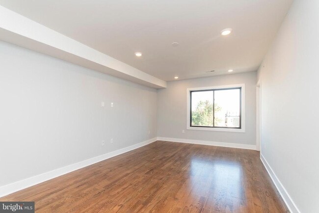 Building Photo - 814 N Uber St