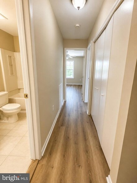 Building Photo - 612 Mews Dr