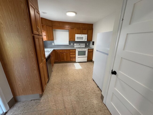 Building Photo - Quiet Ranch 3 bedroom home in Emmaus