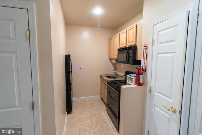Building Photo - 3624 Stonewall Manor Dr
