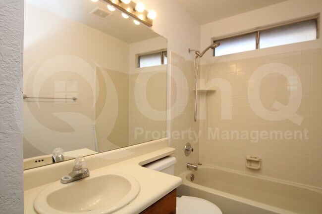 Building Photo - 8111 W Wacker Rd