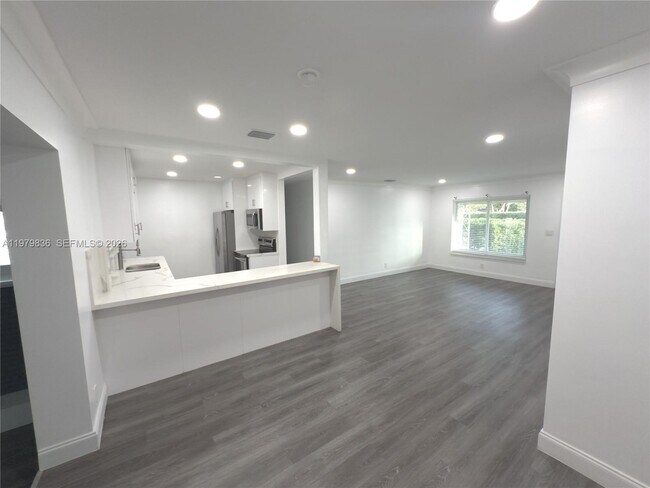 Building Photo - 1403 Adams St