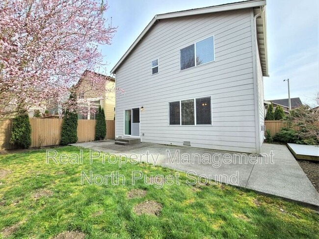 Building Photo - 8327 10th Pl SE