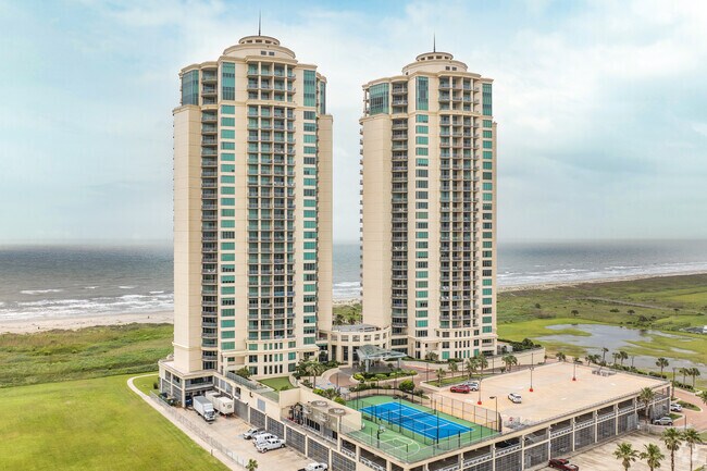 Building Photo - Palisade Palms