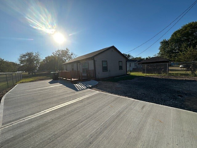 Building Photo - 8310 Park St