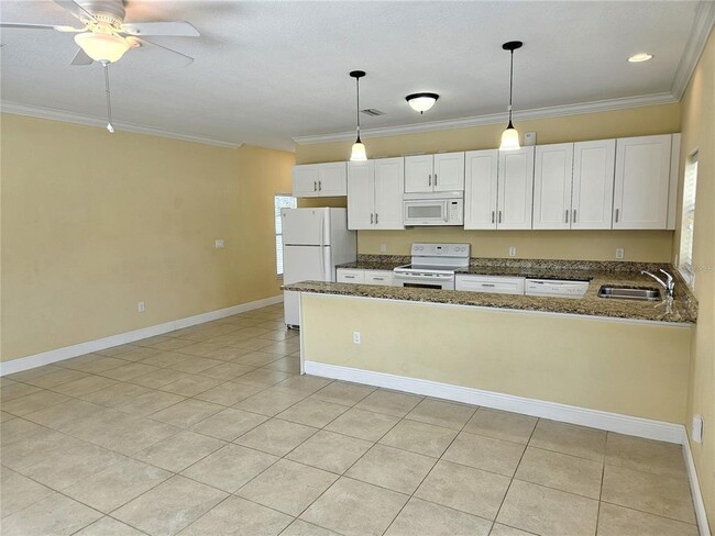 Building Photo - 601 Sandy Nook St