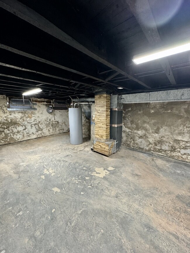 Building Photo - 1831 N Judson St