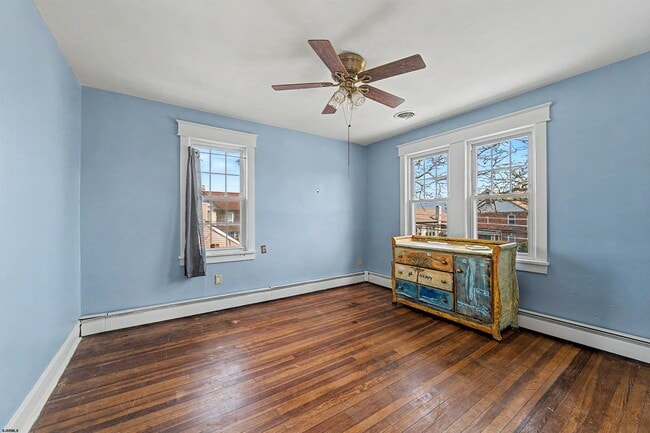 Building Photo - 615 Shore Rd