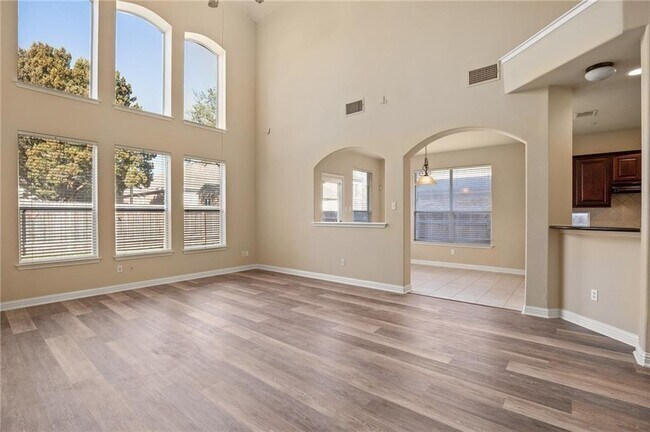 Building Photo - 10112 Channel Island Dr