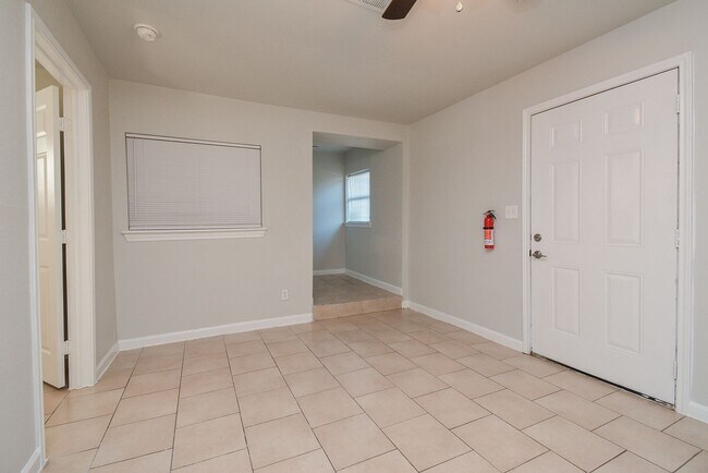 Building Photo - 2118 Thonig Rd