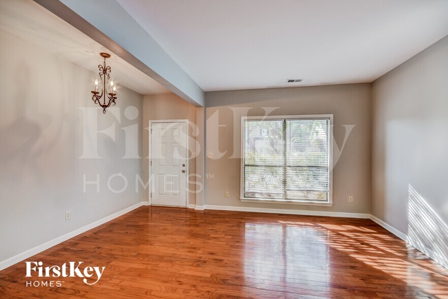 Building Photo - 753 Forest Lakes Dr