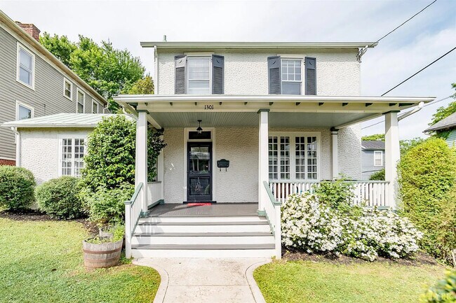 Primary Photo - 1301 Clay St