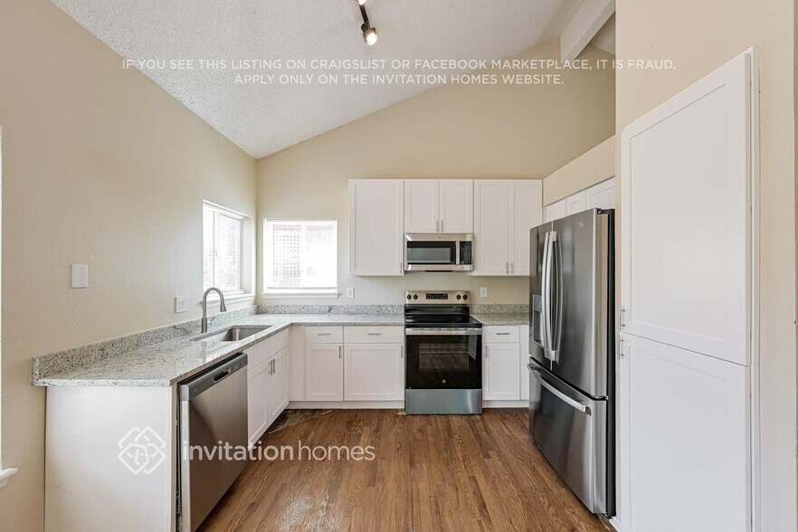 Building Photo - 9636 Lameria Dr