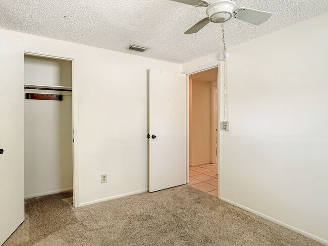 Building Photo - 4 Bedroom POOL Home in Largo