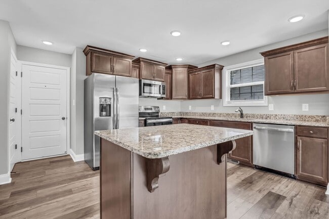 Building Photo - 843 Crestone Ln