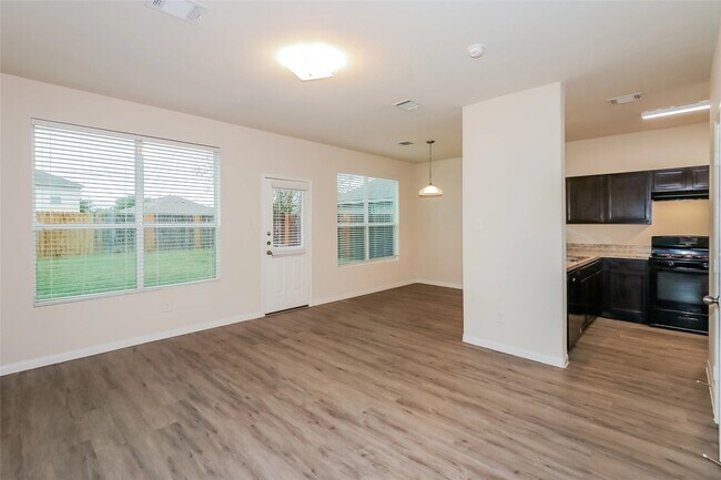 Building Photo - 19406 Plantation Field Dr