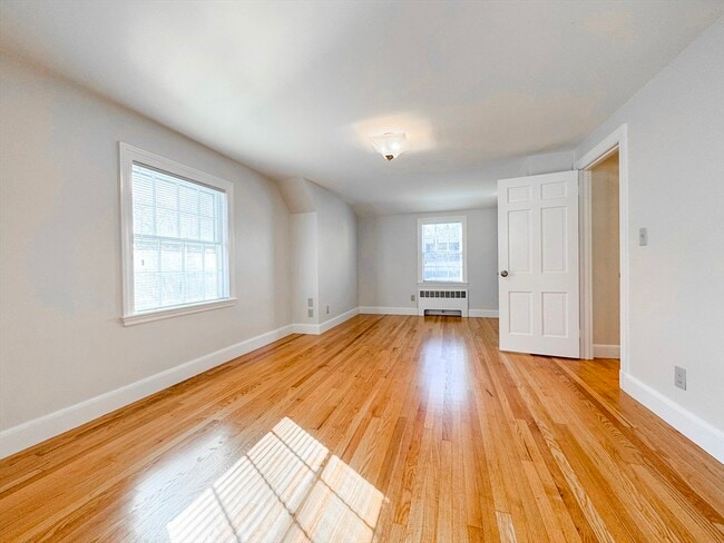 Building Photo - 40 Walter St