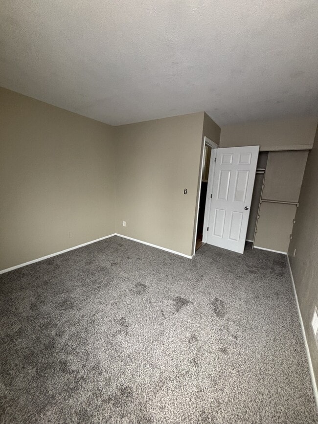 Building Photo - 8836 N 95th St