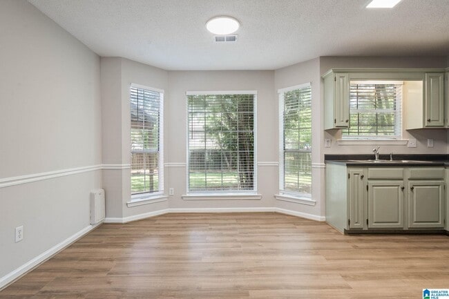 Building Photo - 205 Brookhollow Dr