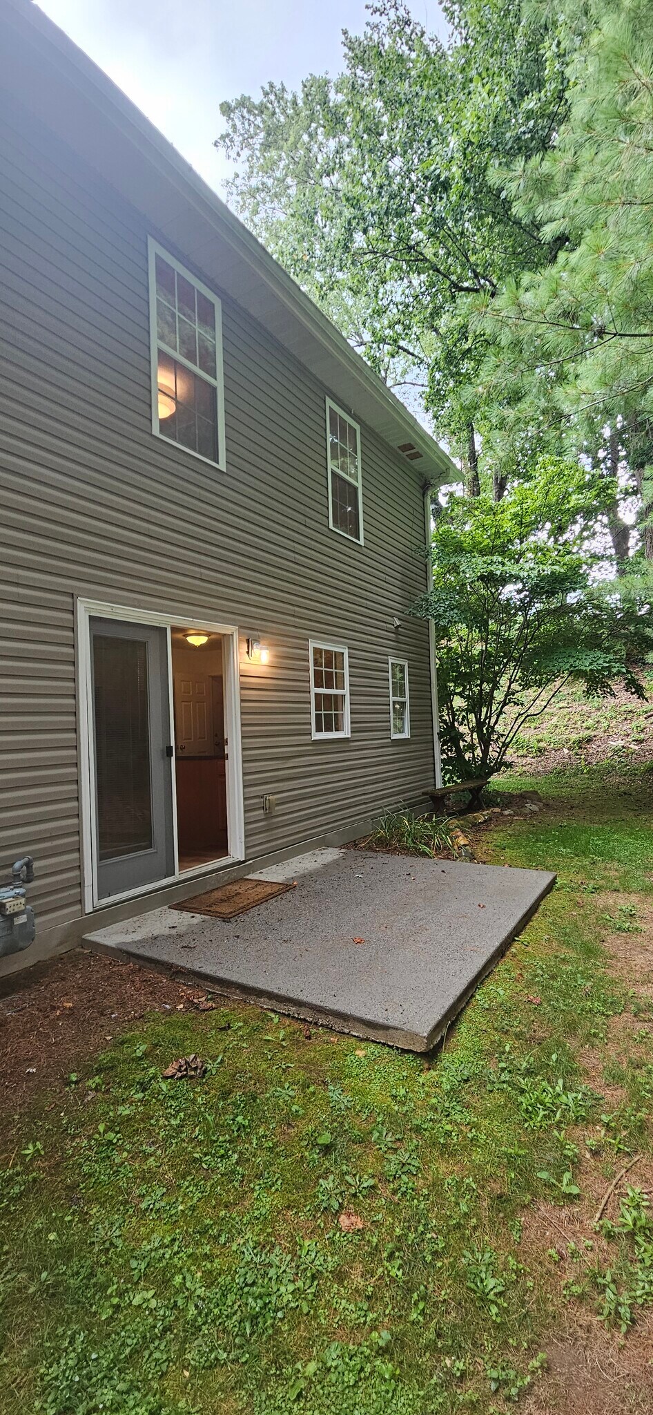 Building Photo - 119 Creekside Dr