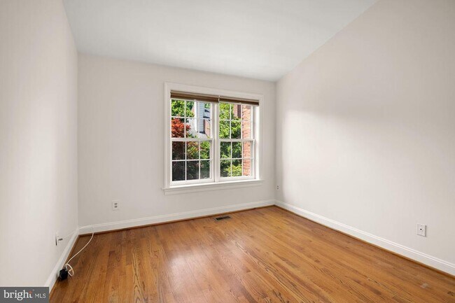 Building Photo - 4004 Highwood Ct NW