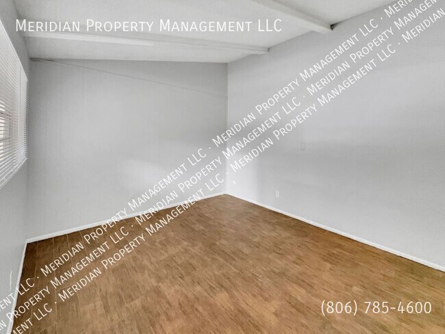 Building Photo - 1712 Elkhart-C