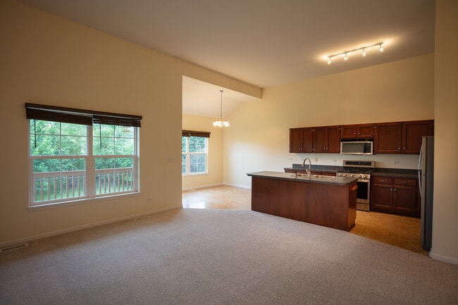 Building Photo - 23045 Ironwood Dr