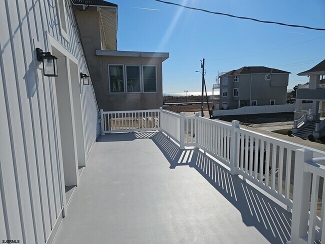 Building Photo - 107 S Dover Ave