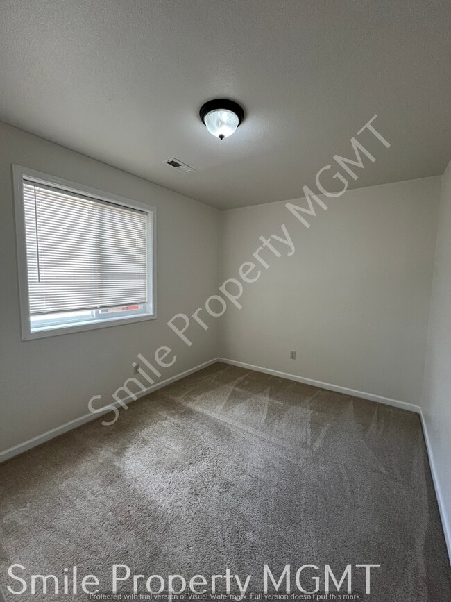 Building Photo - 2216 SE 105th Ave