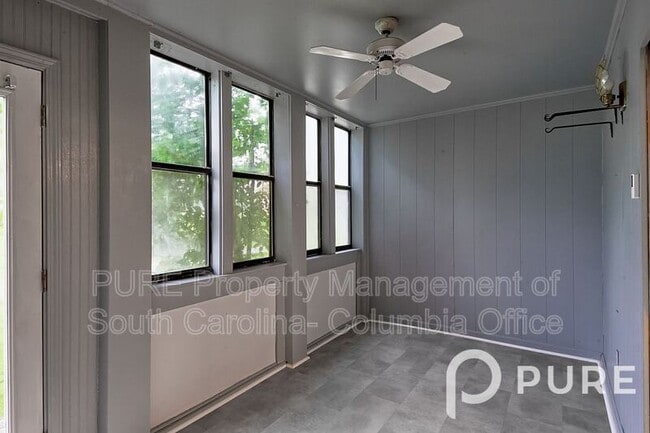 Building Photo - 601 Riverhill Cir