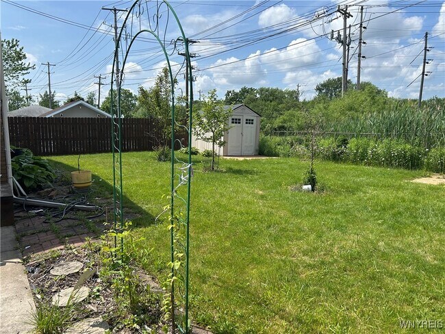 Building Photo - 18 Barone Cir