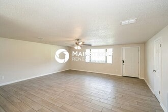 Building Photo - 3 Bedroom Pet-Friendly Home in Orange Park...